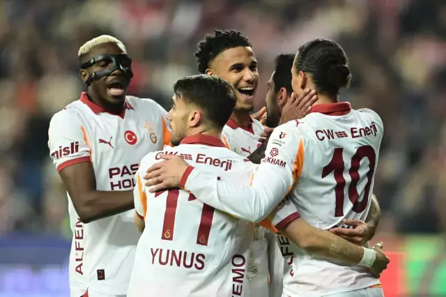 Galatasaray, Antalyaspor'u rahat geçti