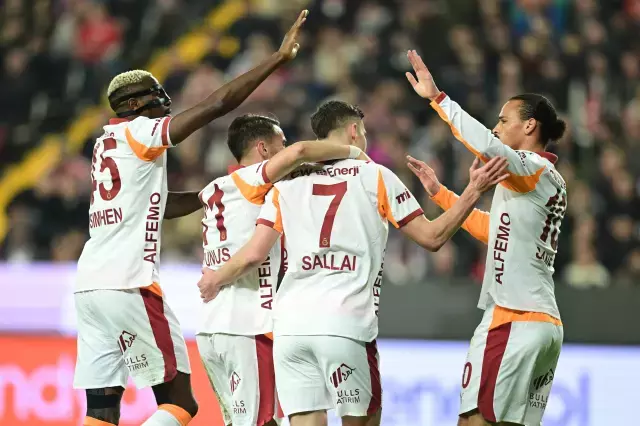 Galatasaray, Antalyaspor'u rahat geçti