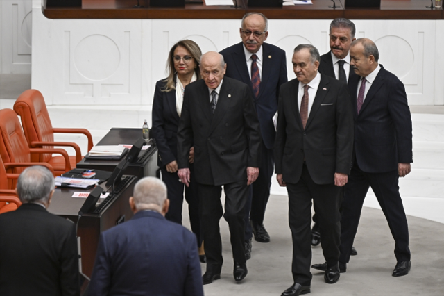 Bütçe görüşmelerinde son gün: Bahçeli ile muhalefet liderleri arasında dikkat çeken temas