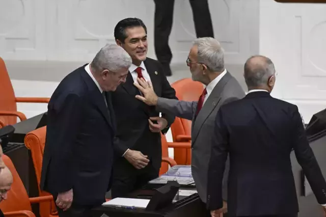 Bütçe görüşmelerinde son gün: Bahçeli ile muhalefet liderleri arasında dikkat çeken temas