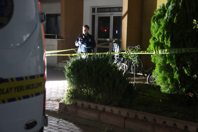 Eşini 22 bıçak darbesiyle öldüren caniden akılalmaz savunma