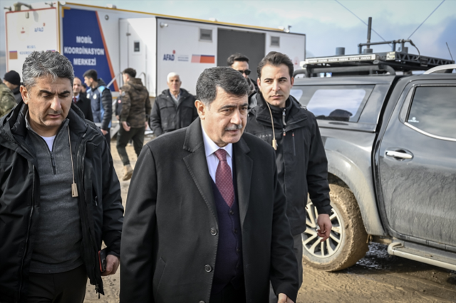 Ankara'da düşen jetin enkazındaki çalışmalar sürüyor! Libya'dan heyet geldi