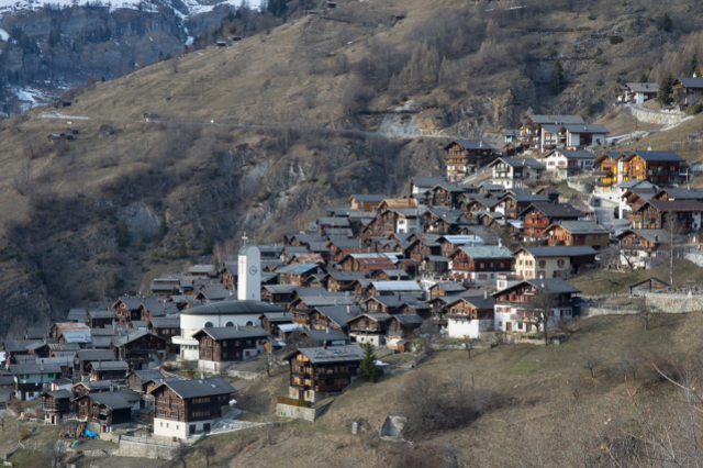 Bu köye taşınanlara 1 milyon lira veriyorlar