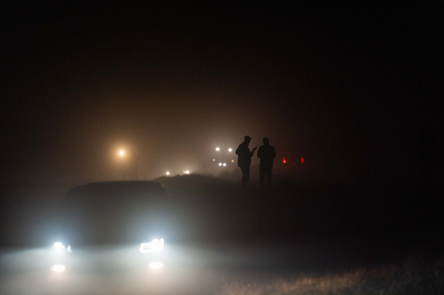 Uçak kazası sonrası soluğu enkazın bulunduğu arazide aldı