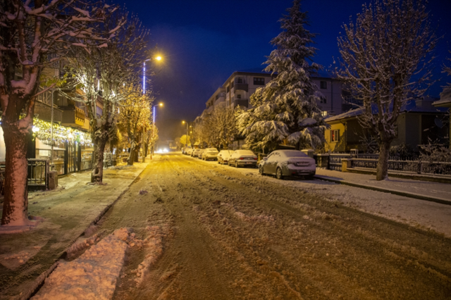 Türkiye'nin ana arterinde kar kalınlığı 10 santime ulaştı