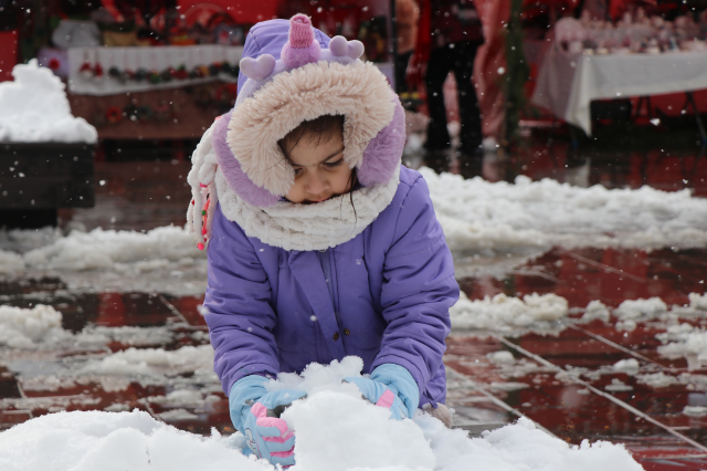 Birçok il ve ilçede eğitime kar yağışı nedeniyle bir gün ara verildi