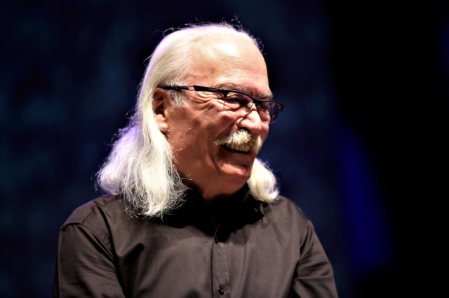 هنرمند مشهور کاهیت برکای با خودروی خود به یک رستوران برخورد کرد