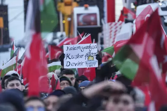 Galata Köprüsü'ndeki Filistin'e destek eylemine yaklaşık 520 bin kişi katıldı