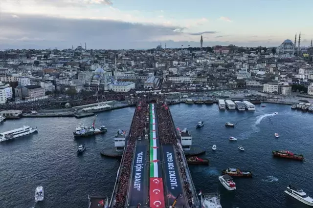 Yeni yılın ilk günü 7'den 70'e Türkiye Gazze için ayakta! On binler Galata Köprüsü'ne yürüyor