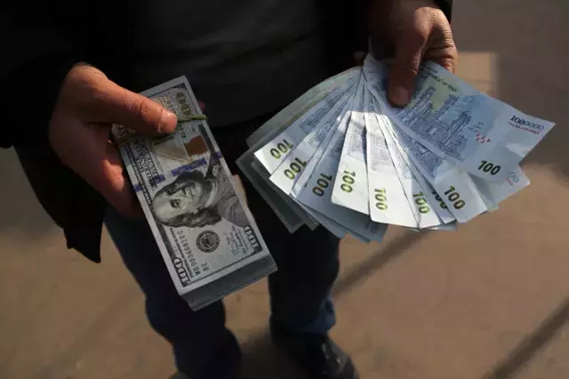 Trump'tan İran'daki protestoculara destek: Silahlarımız hazır, onları kurtarmak için ateş etmeye hazırız