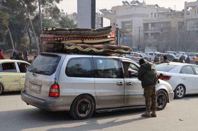 Görüntü Türkiye'nin yanı başından! Sivil halk 2 mahalleyi terk etmeye başladı
