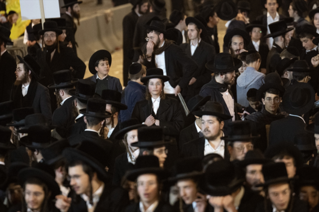 Kudüs'te binlerce Haredi Yahudisi zorunlu askerlik karşıtı gösteri düzenledi