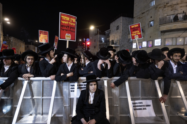 Kudüs'te binlerce Haredi Yahudisi zorunlu askerlik karşıtı gösteri düzenledi