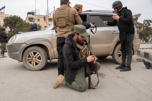 Suriye ordusu, Halep'te PKK/YPG işgalindeki bölgeye girmeye başladı