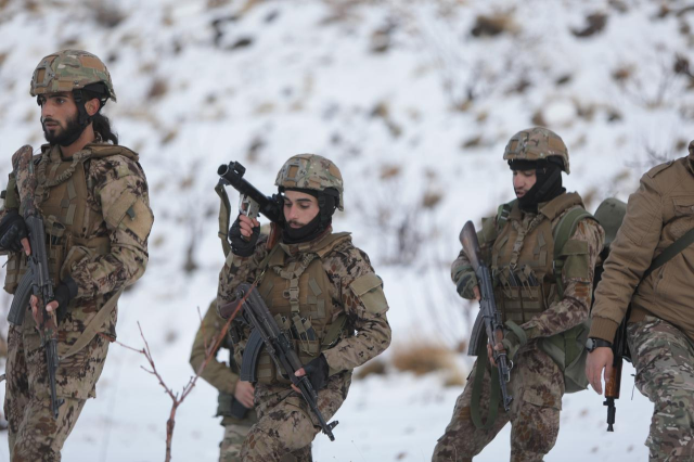 Türkiye'nin yanı başında dev operasyon! Ordu, SDG'yi Halep'te kuşattı