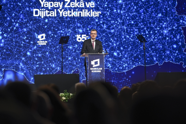 Basın İlan Kurumu'ndan dijital dönüşüm paneli: Yapay zeka gazeteciliği nereye götürüyor?