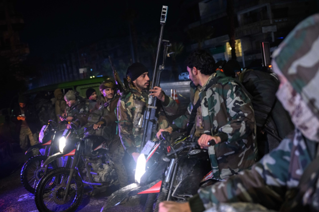 Suriye ordusu Halep'te YPG'ye operasyona başladı