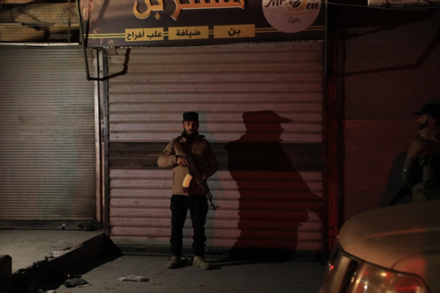 Suriye ordusu YPG'ye süre verdi: Halep'i bir an önce terk edin