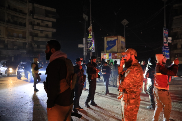 Suriye ordusu YPG'ye süre verdi: Halep'i bir an önce terk edin
