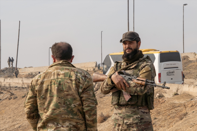 YPG, operasyon öncesi sivilleri canlı kalkan yapıyor