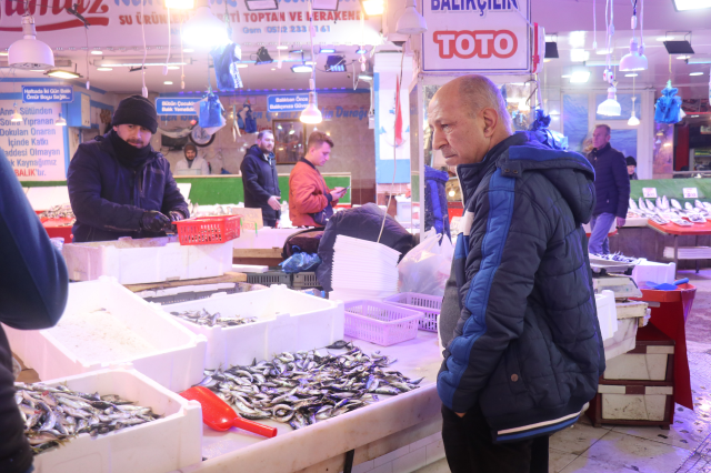 Hamsinin yokluğunu kapattı, fiyatı dibi gördü! Tezgahın en ucuzu