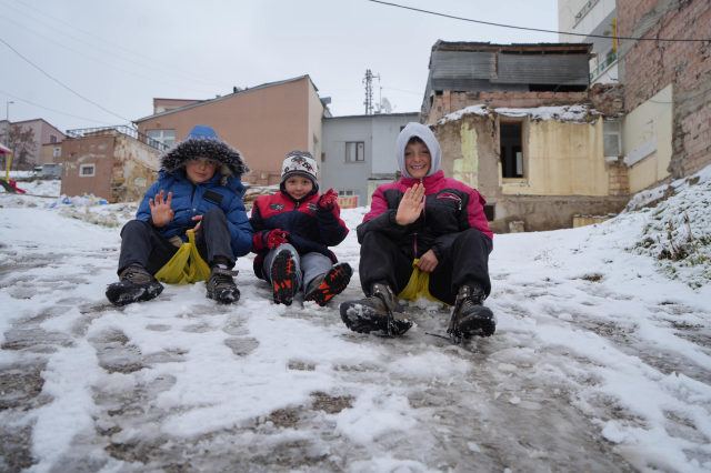 Kar yurdu etkisi altına alacak! İlk tatil haberi geldi