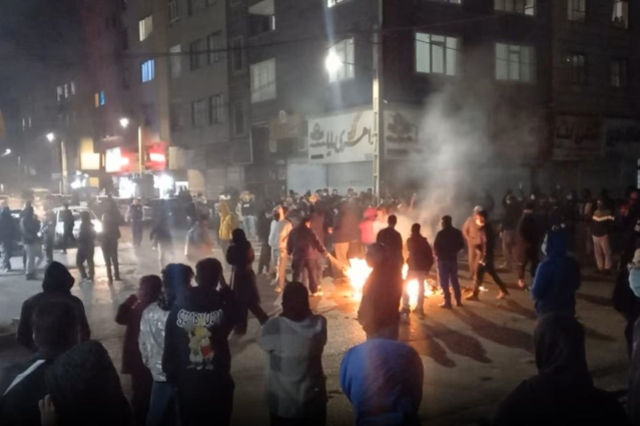 İran, ülkedeki protestolara destek veren ülkeler için harekete geçti