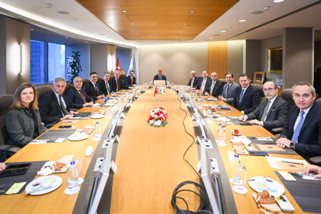 Turizm Gündemi, Bakan Ersoy ve Bankalar Birliği ile Masaya Yatırıldı