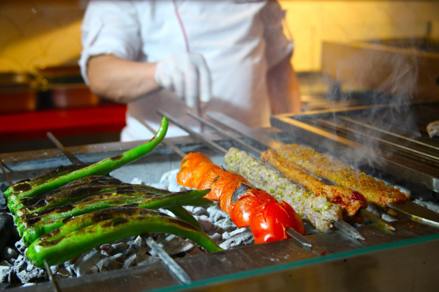 Şark Sofrası'nda ocakbaşı geleneğinin 30 yıllık teknik sürekliliği