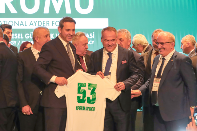 Bakan Bayraktar'dan Ayder Forumu'nda net mesaj: Enerjide dışa bağımlılığı bitireceğiz