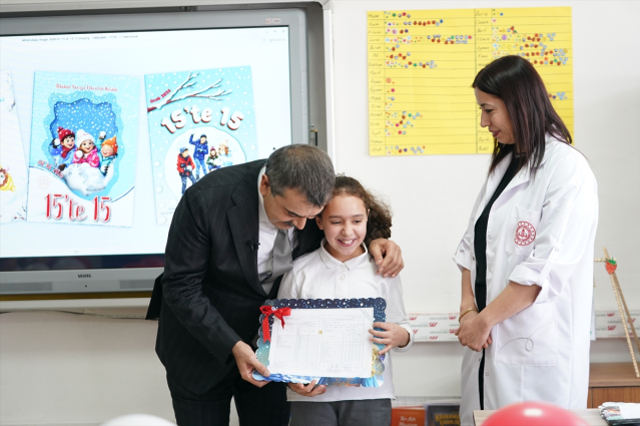Ara tatiller kalkıyor mu? Bakan Tekin, milyonlarca öğrenciyi ilgilendiren konuya açıklık getirdi