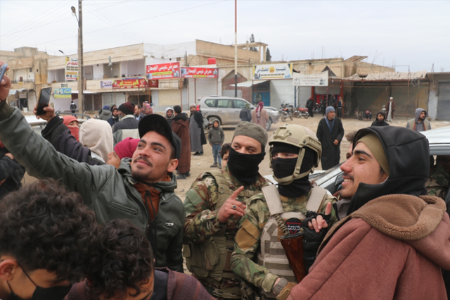 Suriye ordusu operasyonu genişletti! Siviller uyarıldı, şiddetli çatışmalar yaşanıyor