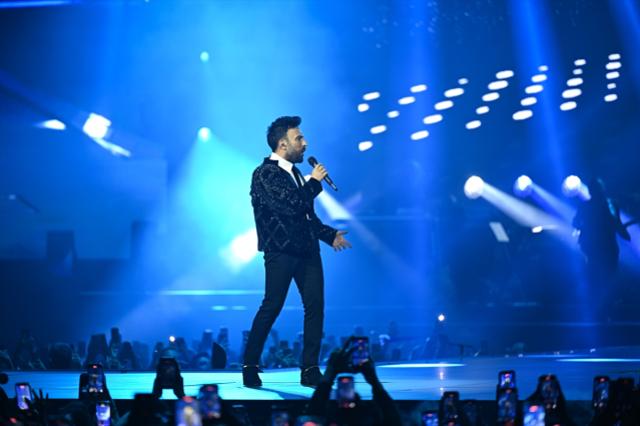 Tarkan'ın 7 yıl sonra verdiği konsere 'Kuzu Kuzu' dansı damga vurdu