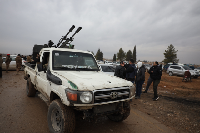 YPG/SDG unsurları Tabka'dan çekilmeye başladı, Suriye ordusu Rakka'nın kapısına dayandı