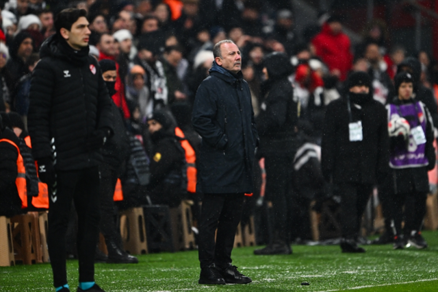 '7 oyuncu alabilirdik' diyen Sergen Yalçın transferlerin neden yapılmadığını açıkladı