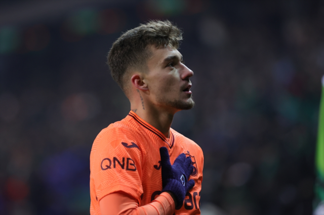 Ernest Muçi, Beşiktaş'ta 1.5 yılda yaptığını Trabzonspor'da 18 maçta başardı