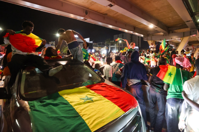 Yıllarca unutulmayacak final! Son düdükle birlikte tüm ülke sokağa döküldü