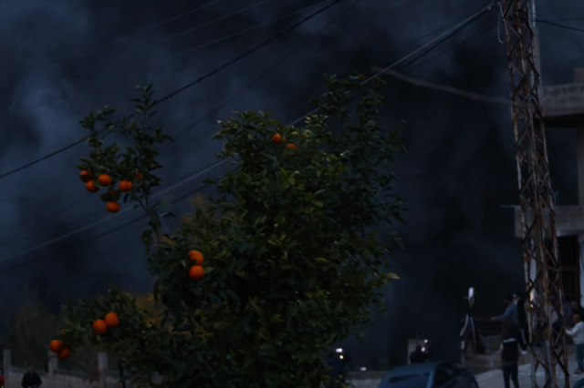 İsrail ordusu Lübnan'da saldırı tehdidinde bulunduğu 5 beldeyi hedef aldı