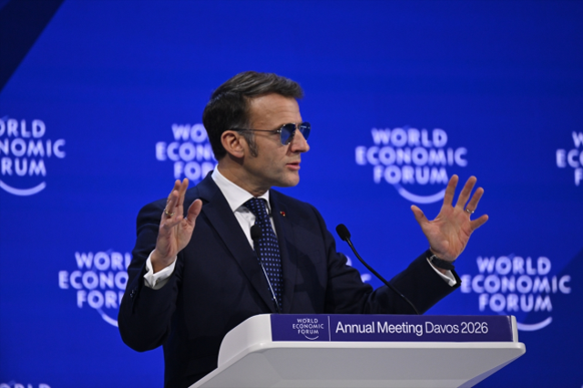 Macron Davos'ta neden güneş gözlüğü taktı! Saraydan açıklama geldi