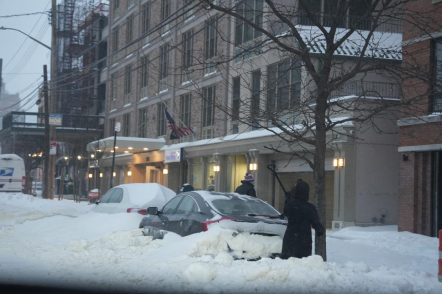 ABD'de kar fırtınası 5 can aldı: 13 bin uçuş iptal, 1 milyona yakın kişi elektriksiz kaldı