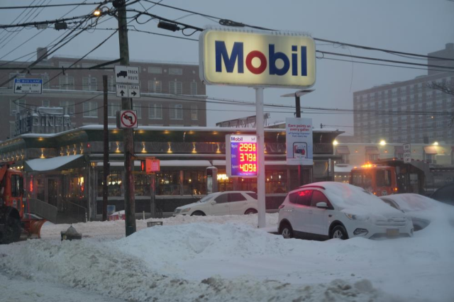 ABD'de kar fırtınası 5 can aldı: 13 bin uçuş iptal, 1 milyona yakın kişi elektriksiz kaldı