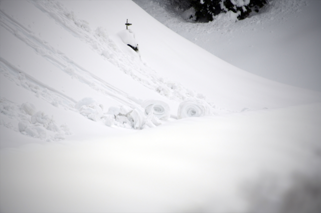 Görüntü Türkiye'den! Doğada ender oluşan kar ruloları oluştu