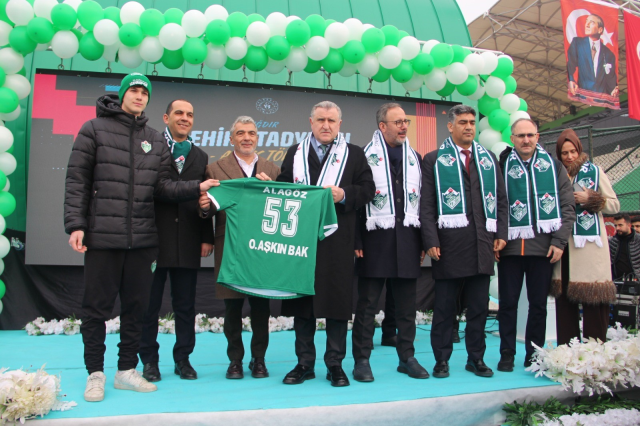 Iğdır FK'nin yeni stadının açılışı gerçekleştirildi