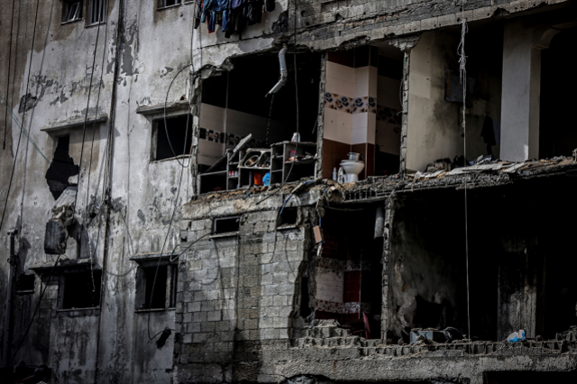 İsrail'den peş peşe saldırılar! Polis merkezi de hedef alındı, çok sayıda ölü var