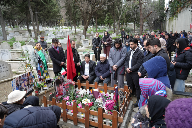 Mattia Ahmet Minguzzi mezarı başında anıldı, Atlas Çağlayan'ın annesi de katıldı