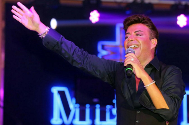 Fatih Ürek'e son veda! Kardeşi tabutuna yaslanıp gözyaşlarına boğuldu