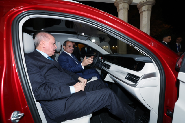 Cumhurbaşkanı Erdoğan'dan, Mısır Cumhurbaşkanı Sisi'ye sürpriz hediye