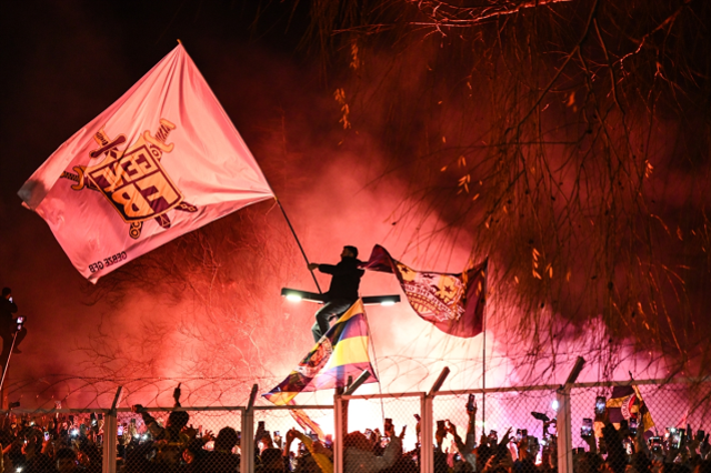 N'Golo Kante İstanbul'a geldi, Fenerbahçe taraftarı havalimanını yaktı