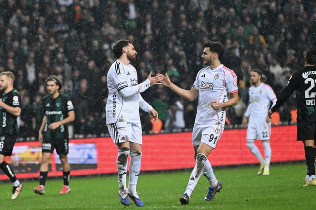 Beşiktaş, Kocaeli'den son anlarda 1 puanla döndü