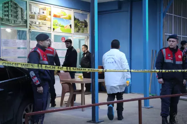 Emekli polis dehşet saçtı: Eşini ve MHP ilçe başkanını silahla vurarak öldürdü